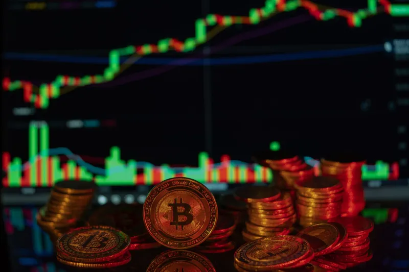 Trading Ethereum Through the Fed's Lens: How Macro Cycles Create Exploitable Windows Before the Crowd Arrives